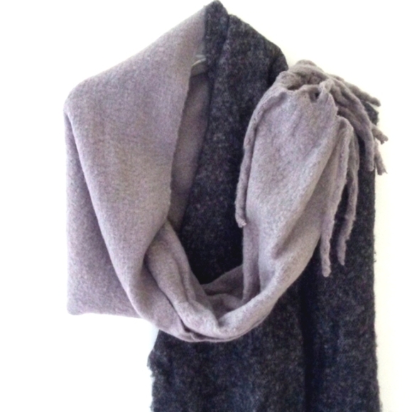 LAUNDRY BY DESIGN BLACK GRAY COLOR-BLOCK FRINGED HALF CAPE SHOULDER WRAP SIZE OS - Picture 2 of 5
